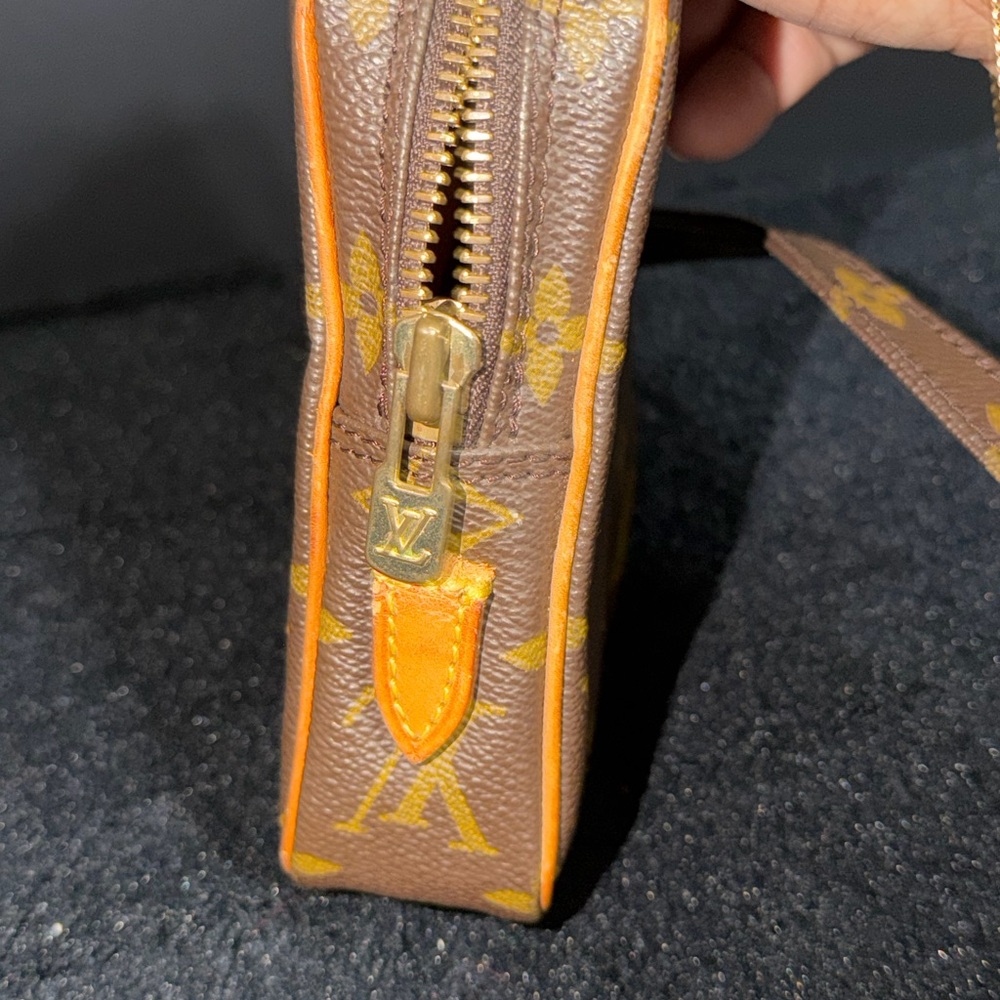 Louis Vuitton Monogram Canvas Brown and Gold crossbody. Strap is broken - Picture 5 of 11